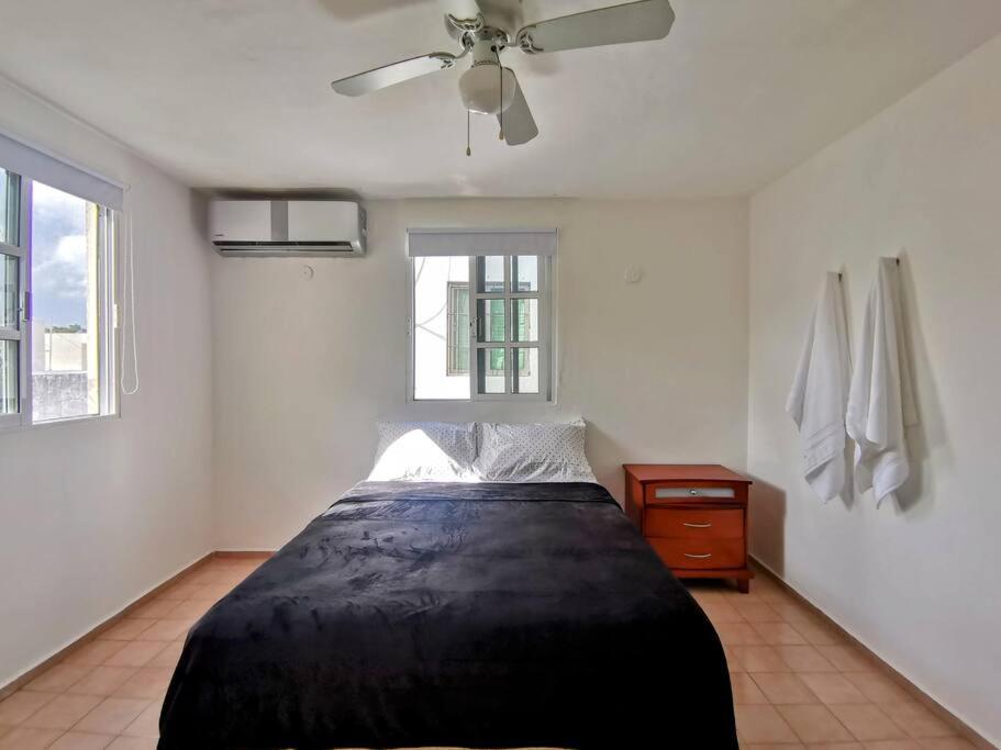 Apartment 3 Bedrooms Queen Beds / Bonampak Ave.
